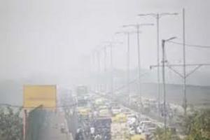 दिल्ली में बरस रहा है प्रदूषण का कहर , AQI पहुँचा -412 से पार 